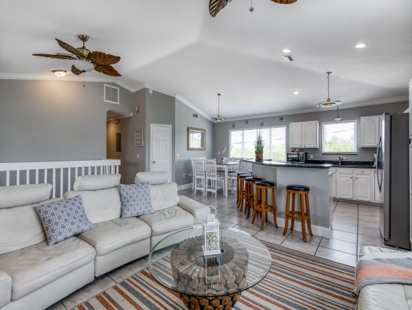 Marathon Vacation Home Four Bedrooms Canal Views