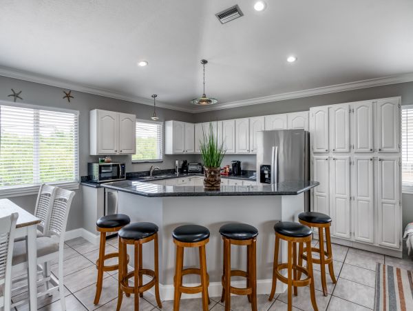 Marathon Vacation Home Four Bedrooms Canal Views
