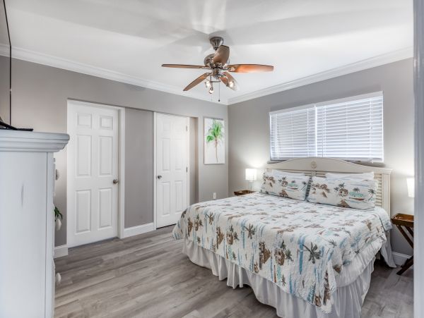 Marathon Vacation Home Four Bedrooms Canal Views