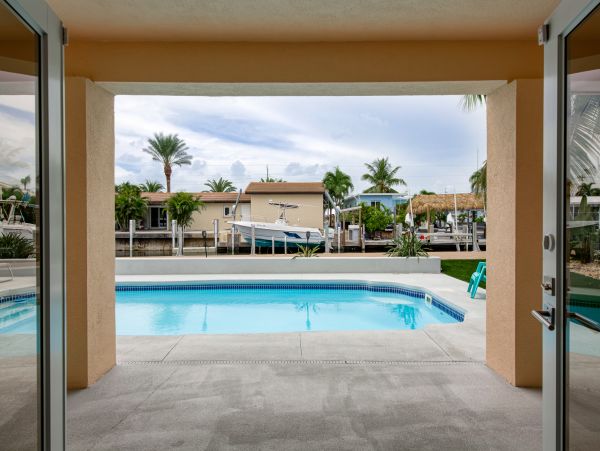 Marathon Vacation Home Four Bedrooms Canal Views