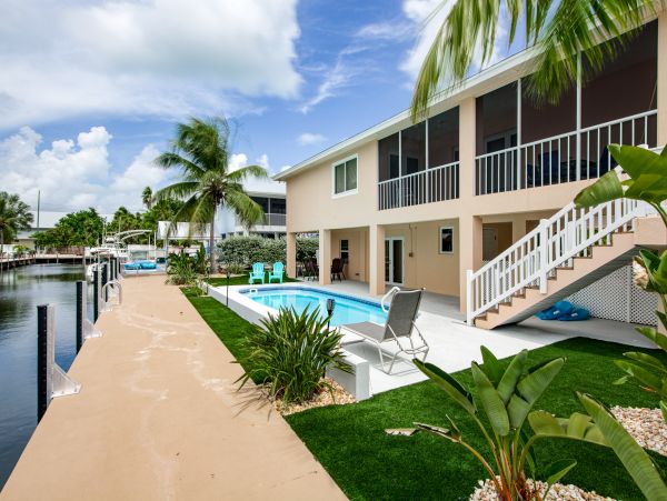 Marathon Vacation Home Four Bedrooms Canal Views