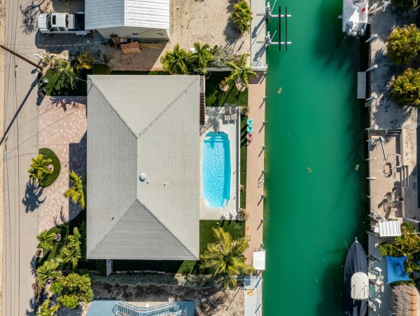 Marathon Vacation Home Four Bedrooms Canal Views