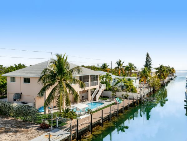 Marathon Vacation Home Four Bedrooms Canal Views