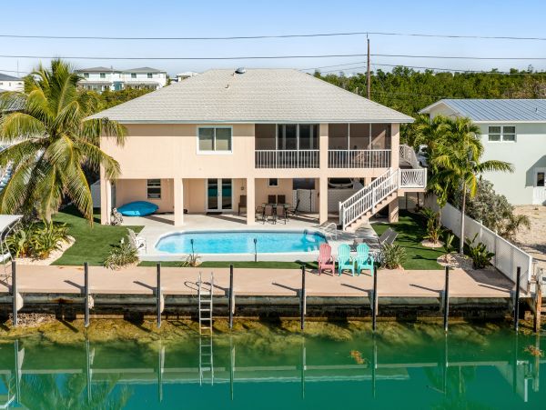 Marathon Vacation Home Four Bedrooms Canal Views