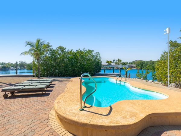 Marathon Vacation Home Canal Views Five Bedroom