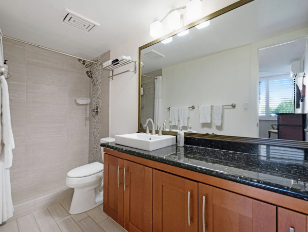 Spacious 3-Bedroom Ocean View Condo - Steps from Kamaole III Beach