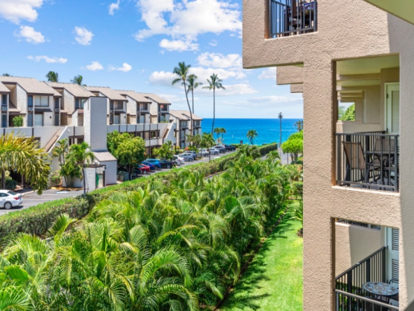 Charming 2-Bedroom Confo Steps from Kamaole Beach Park III