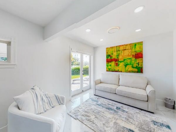 Three Bedrooms Vacation Home in Lighthouse Point