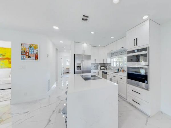 Three Bedrooms Vacation Home in Lighthouse Point