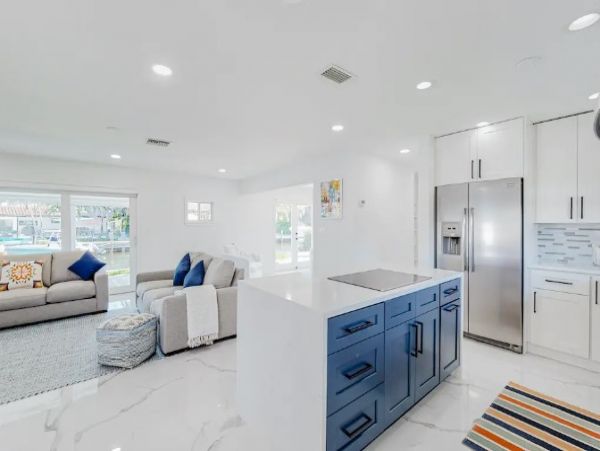 Three Bedrooms Vacation Home in Lighthouse Point