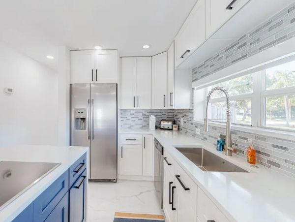 Three Bedrooms Vacation Home in Lighthouse Point