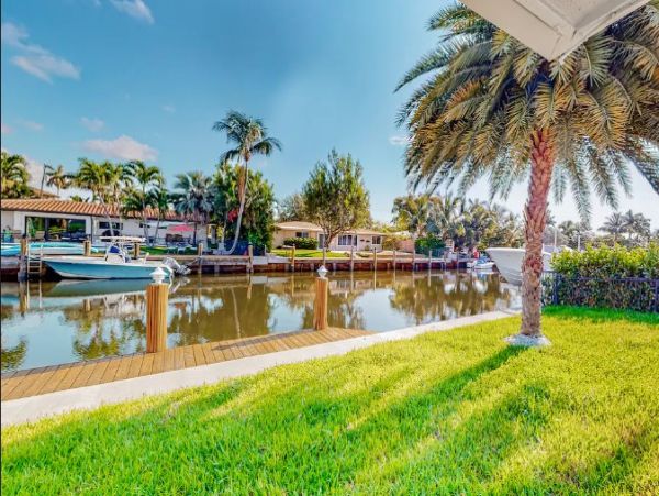 Three Bedrooms Vacation Home in Lighthouse Point