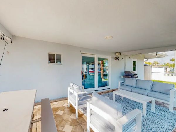 Three Bedrooms Vacation Home in Lighthouse Point