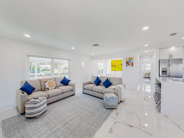 Three Bedrooms Vacation Home in Lighthouse Point