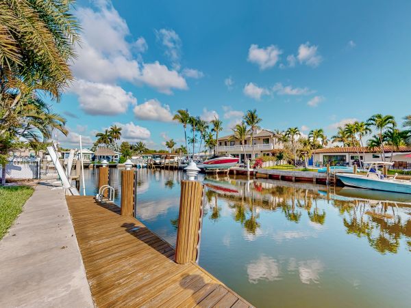 Three Bedrooms Vacation Home in Lighthouse Point