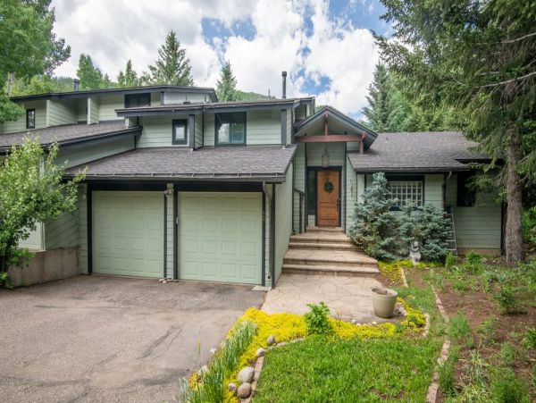 Vail Vacation Duplex Four Bedroom Walk to Ski Area