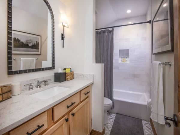 Vail Vacation Duplex Four Bedroom Walk to Ski Area