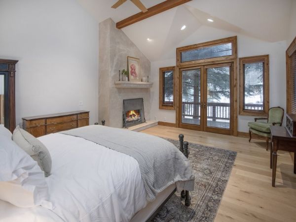 Vail Vacation Duplex Four Bedroom Walk to Ski Area