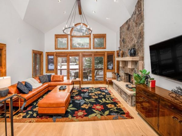 Vail Vacation Duplex Four Bedroom Walk to Ski Area