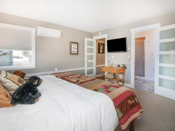 Avon Vacation Home with Four Badrooms