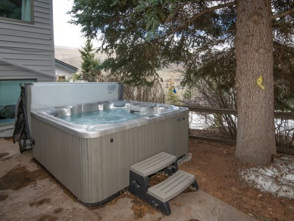 Avon Vacation Home with Four Badrooms
