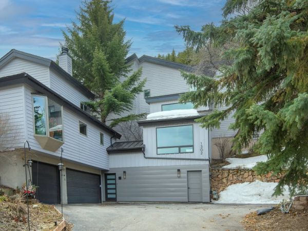 Avon Vacation Home with Four Badrooms
