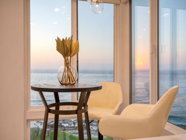 La Jolla Vacation Home Two Bedroom Walk to Beach