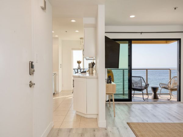 La Jolla Vacation Home Two Bedroom Walk to Beach