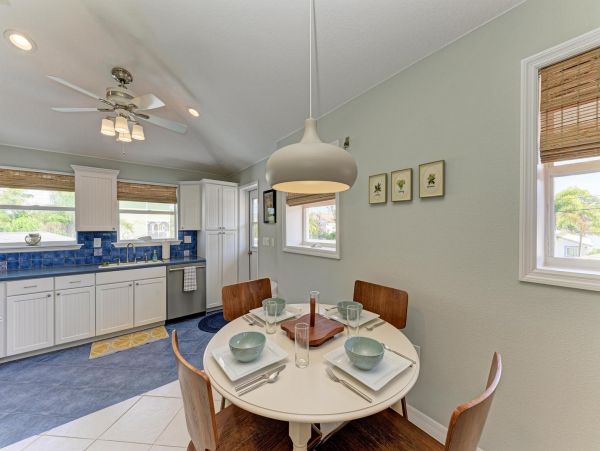 Bradenton Beach Vacation Home Four Bedroom Walk to Beach