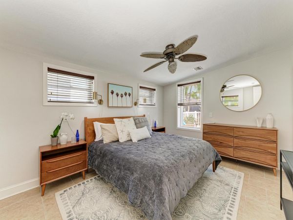 Bradenton Beach Vacation Home Four Bedroom Walk to Beach