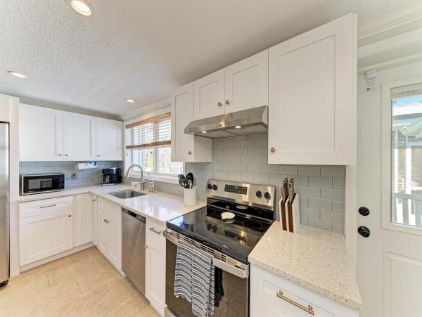 Bradenton Beach Vacation Home Four Bedroom Walk to Beach