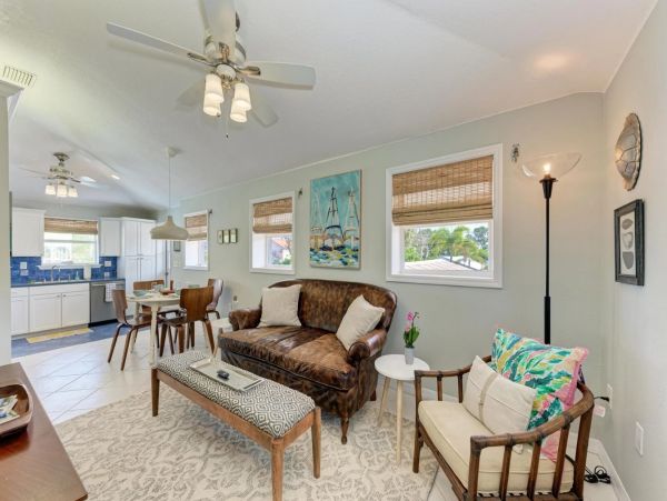 Bradenton Beach Vacation Home Four Bedroom Walk to Beach