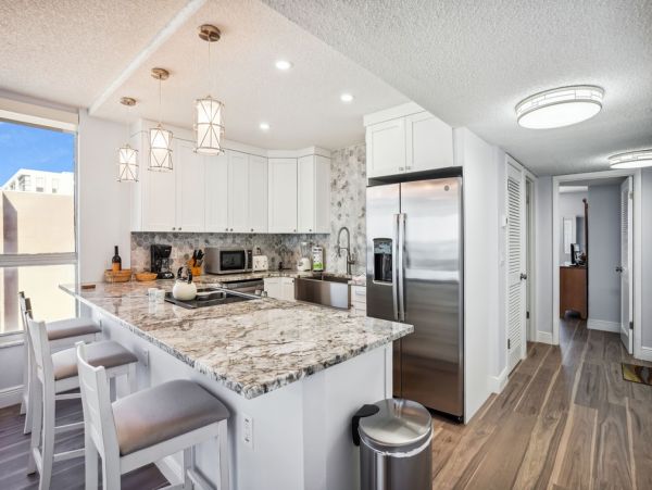 Madeira Beach Beachfront Condo Rental - Gulf Coast 2-Bedroom Vacation Home