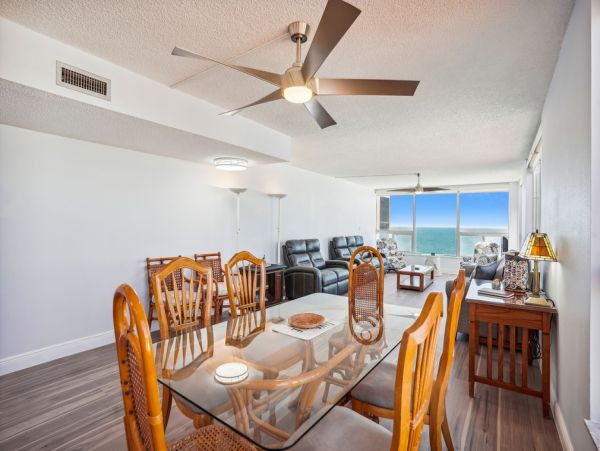 Madeira Beach Beachfront Condo Rental - Gulf Coast 2-Bedroom Vacation Home