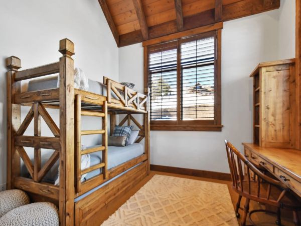 Park City Vacation Home Nine Bedroom Ski in - Ski out