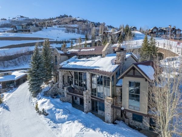 Park City Vacation Home Nine Bedroom Ski in - Ski out