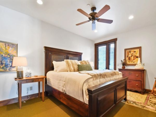 Park City Vacation Home Nine Bedroom Ski in - Ski out