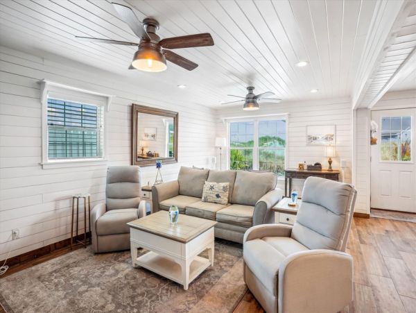 Beach Vacation Home in Redington Shores 2 Bedroom