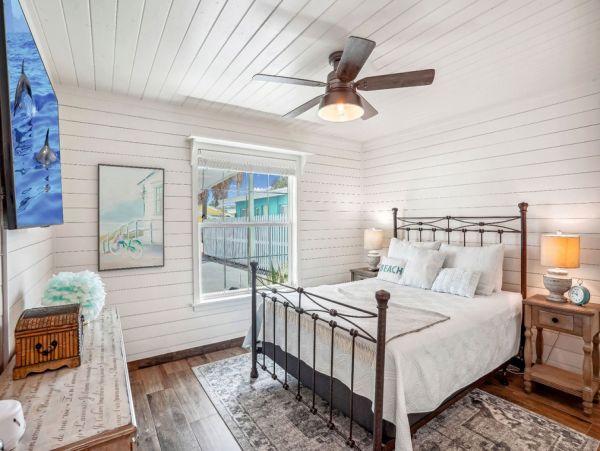 Beach Vacation Home in Redington Shores 2 Bedroom