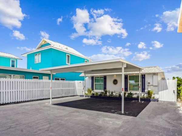 Beach Vacation Home in Redington Shores 2 Bedroom