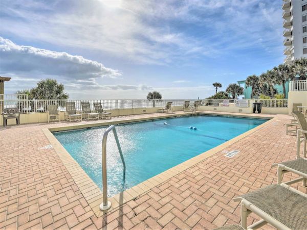 Oceanfront Two Bedroom Vacation Rental in Ormond Beach