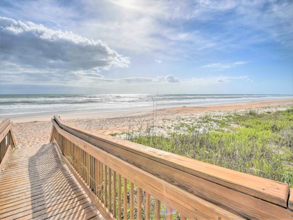 Oceanfront Two Bedroom Vacation Rental in Ormond Beach
