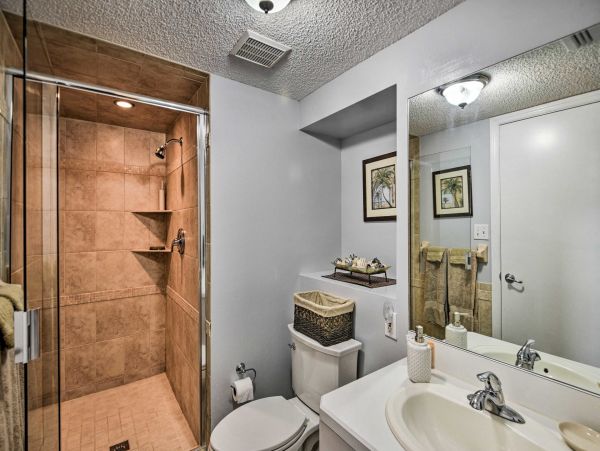 Oceanfront Two Bedroom Vacation Rental in Ormond Beach