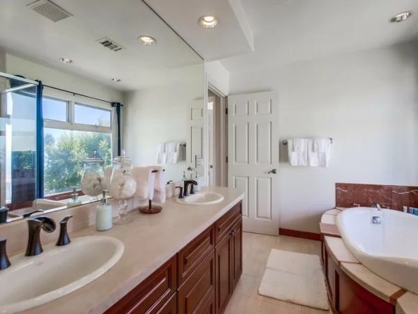 La Jolla Vacation Home Sleeps Ten Guests Ocean Views