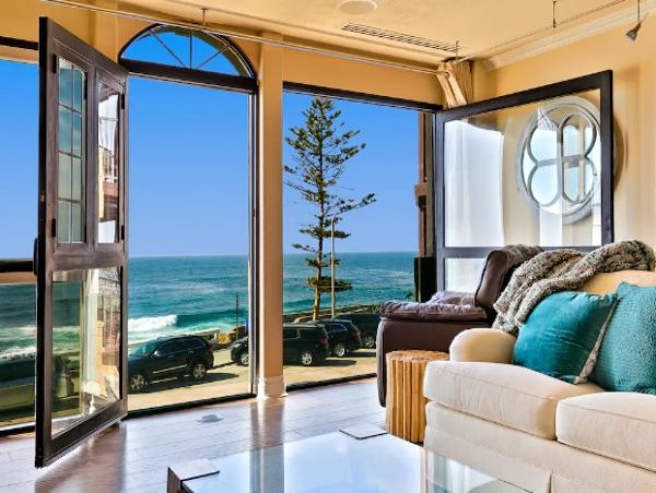La Jolla Luxury Vacation Home with Three Bedrooms