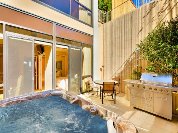 La Jolla Luxury Vacation Home with Three Bedrooms