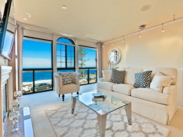 La Jolla Luxury Vacation Home with Three Bedrooms