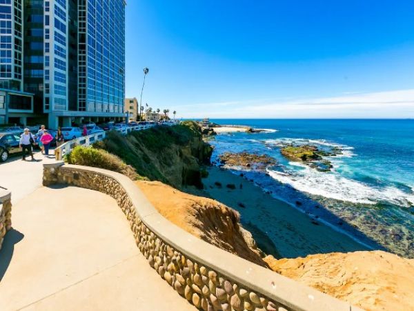 La Jolla Luxury Vacation Home with Three Bedrooms