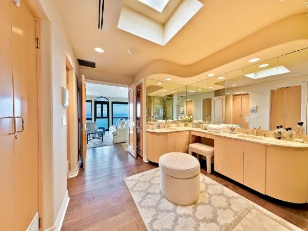 La Jolla Luxury Vacation Home with Three Bedrooms