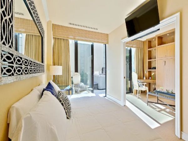 La Jolla Luxury Vacation Home with Three Bedrooms